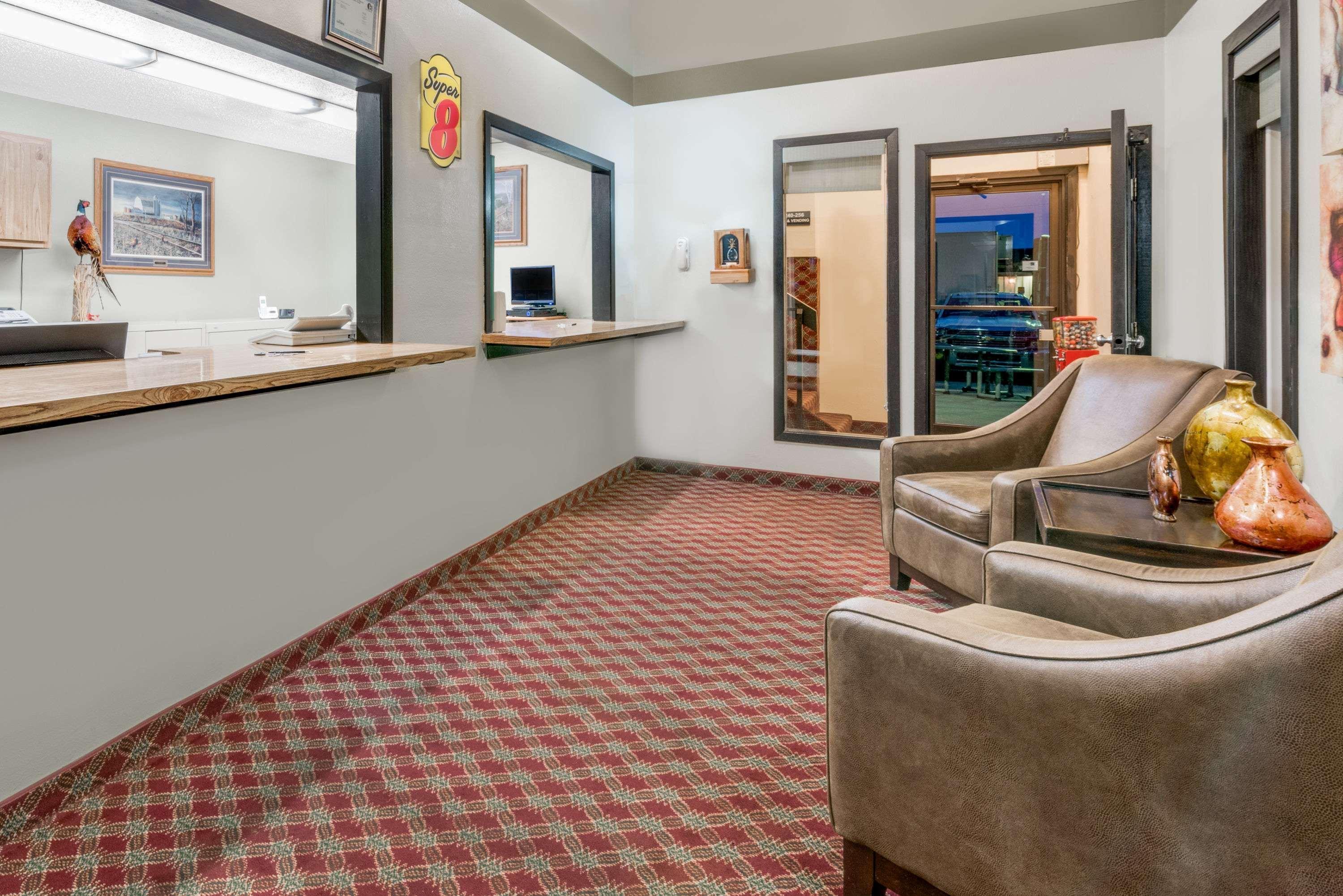 Super 8 By Wyndham Huron Luaran gambar