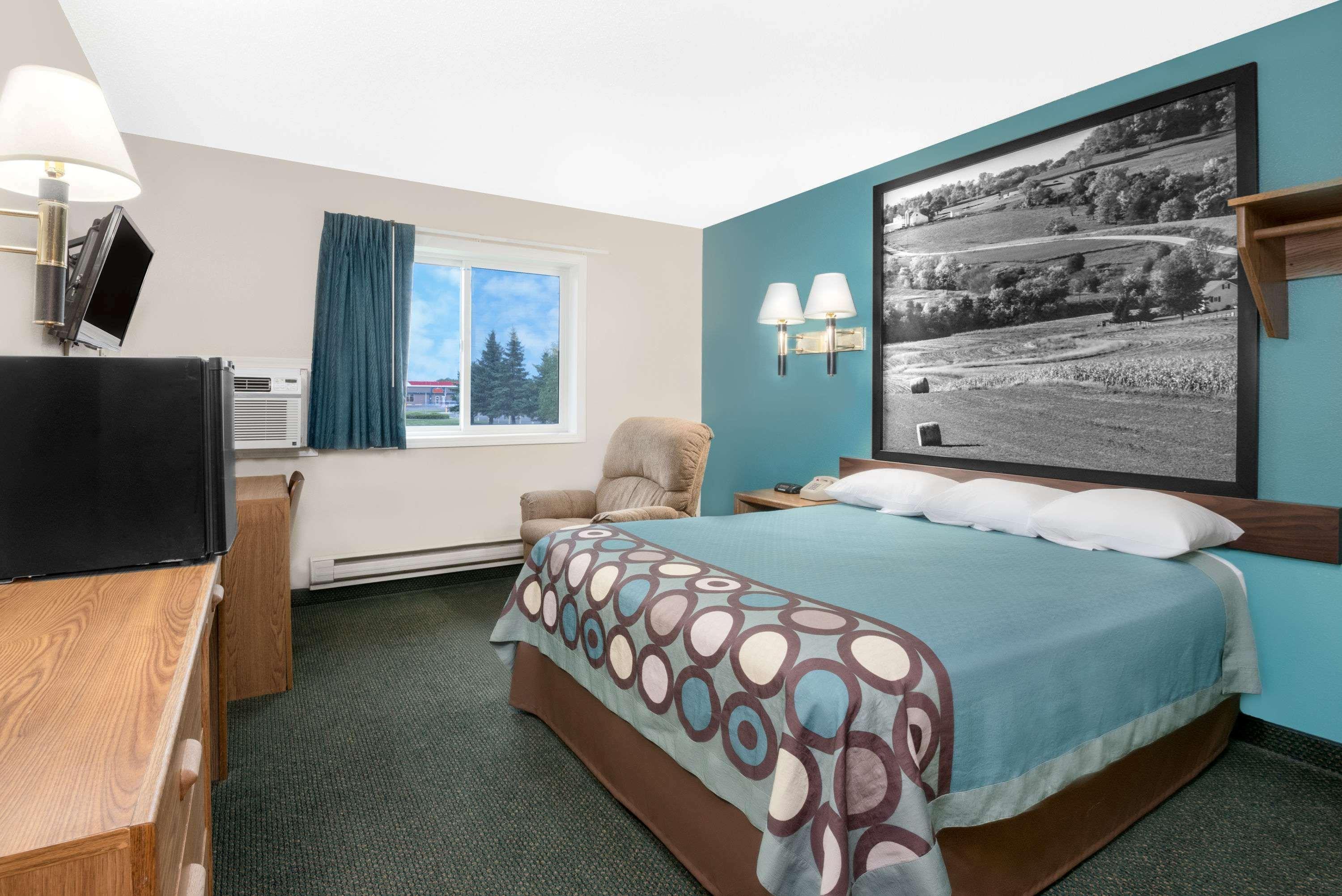 Super 8 By Wyndham Huron Luaran gambar
